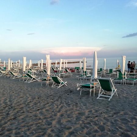 New Luxury 2Bdr Terrace, Views, Ac Apartment Marina Di Carrara Exterior photo